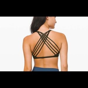 Lululemon sports bra nwt